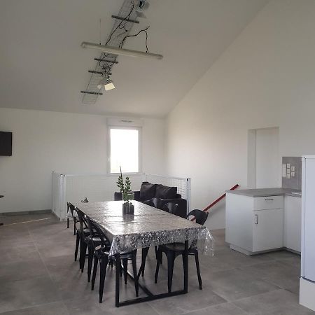 Ferienwohnung L Atelier Courtisols Exterior foto